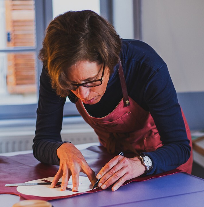 Travail de coupe du cuir